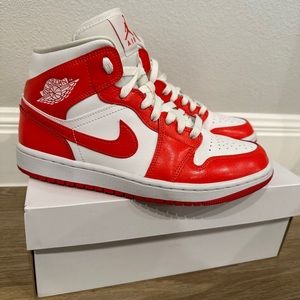 Jordan 1 Womens Mid Habanero Red Size 8